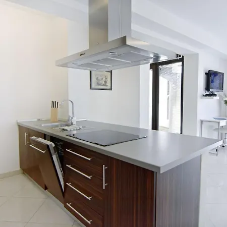 Alpa 7 In Der Naehe Von Mit Privatem Whirlpool Apartament Umag