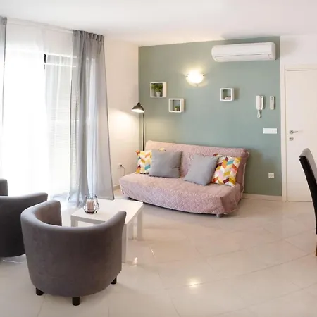 Alpa 7 In Der Naehe Von Mit Privatem Whirlpool Apartament